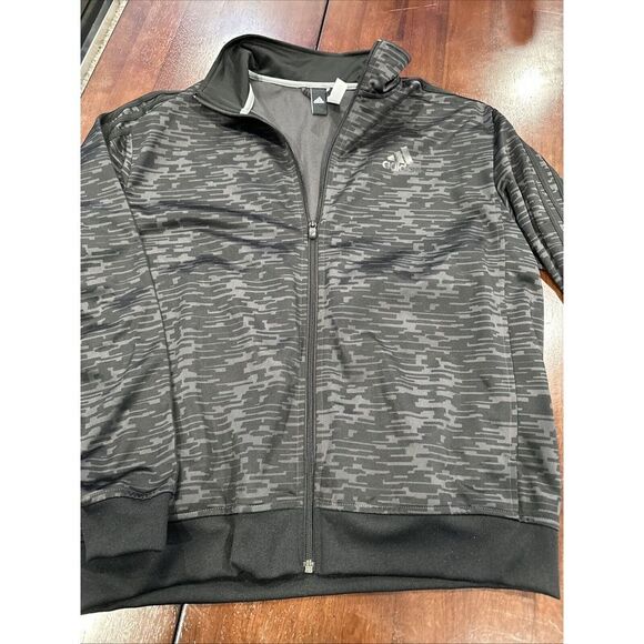 Mens Adidas Jacket Size Med Black‎ And Gray With Black Stripes On The Sleeves - Picture 1 of 6